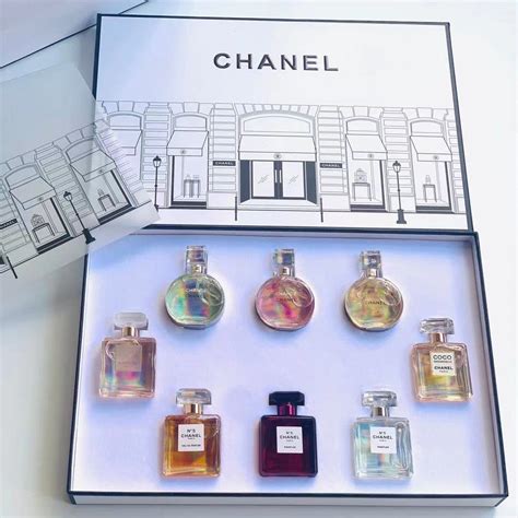 chanel mini gifts